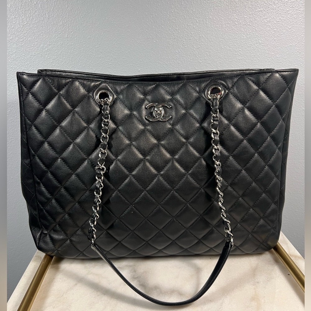 Chanel shoulder bag